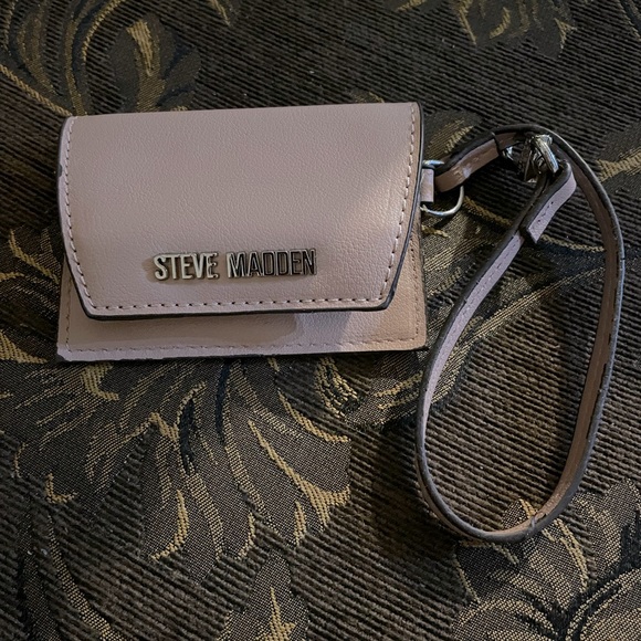 2/$10 STEVE MADDEN CARDCASE/WRISTLET - Picture 1 of 4